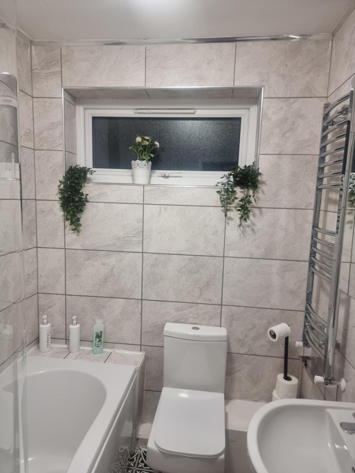 Spacious House In Central Manchester Esterno foto